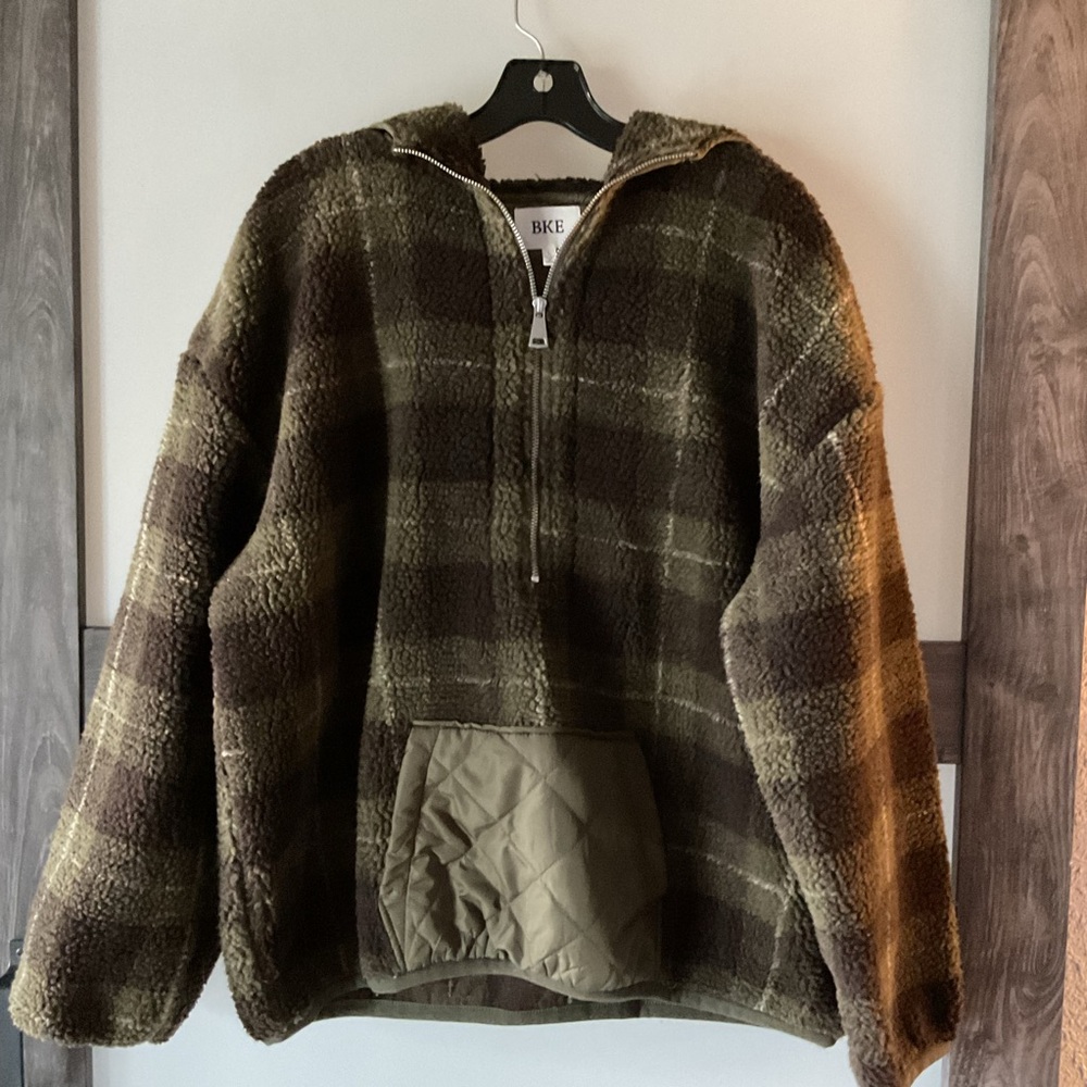 EUC-Women’s. BKE Sherpa hoodie